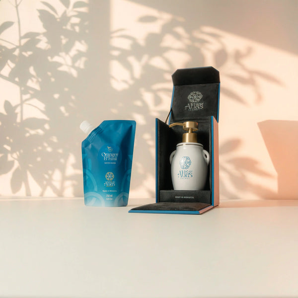 La Tanjia avec son écrin en similicuir et son savon mains liquide Atlas Secret